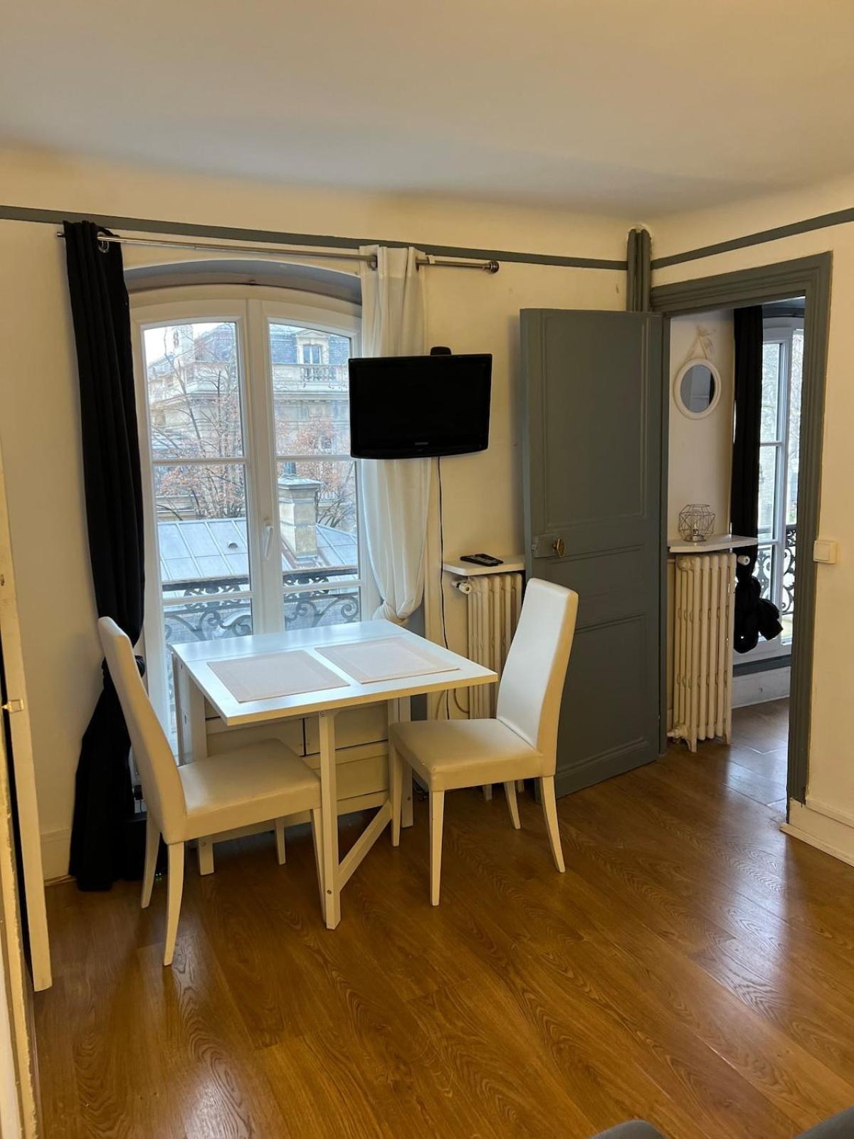 Proche Champs Elysee 8e Apartment