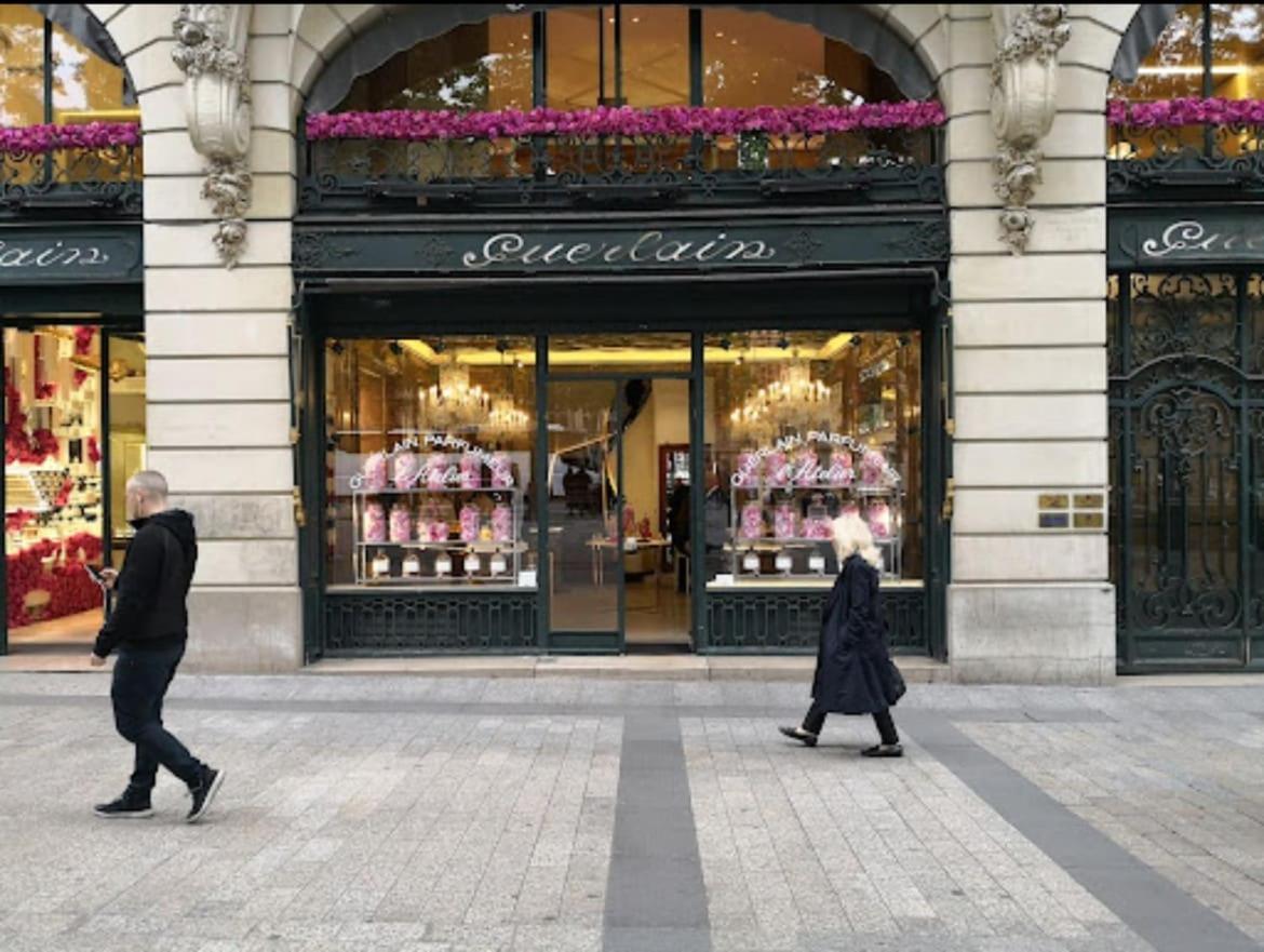 Proche Champs Elysee 8e *