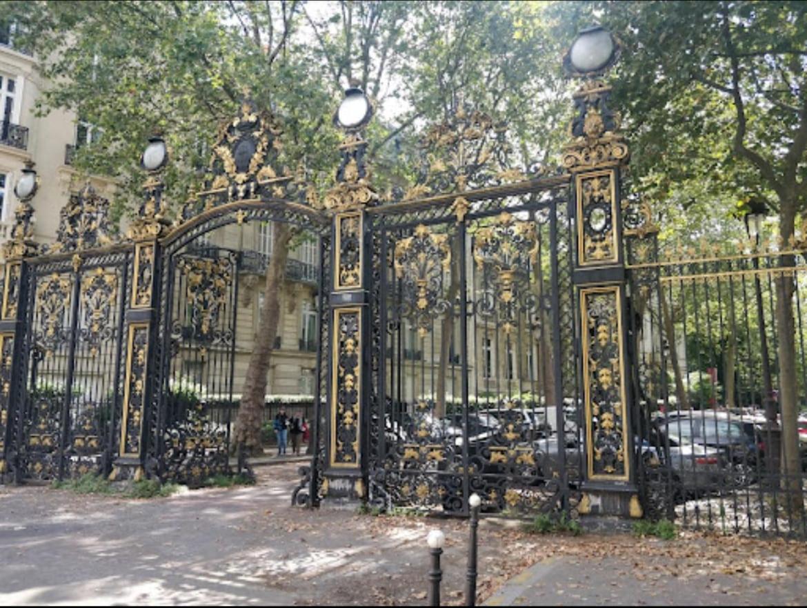 Proche Champs Elysee 8e Apartment