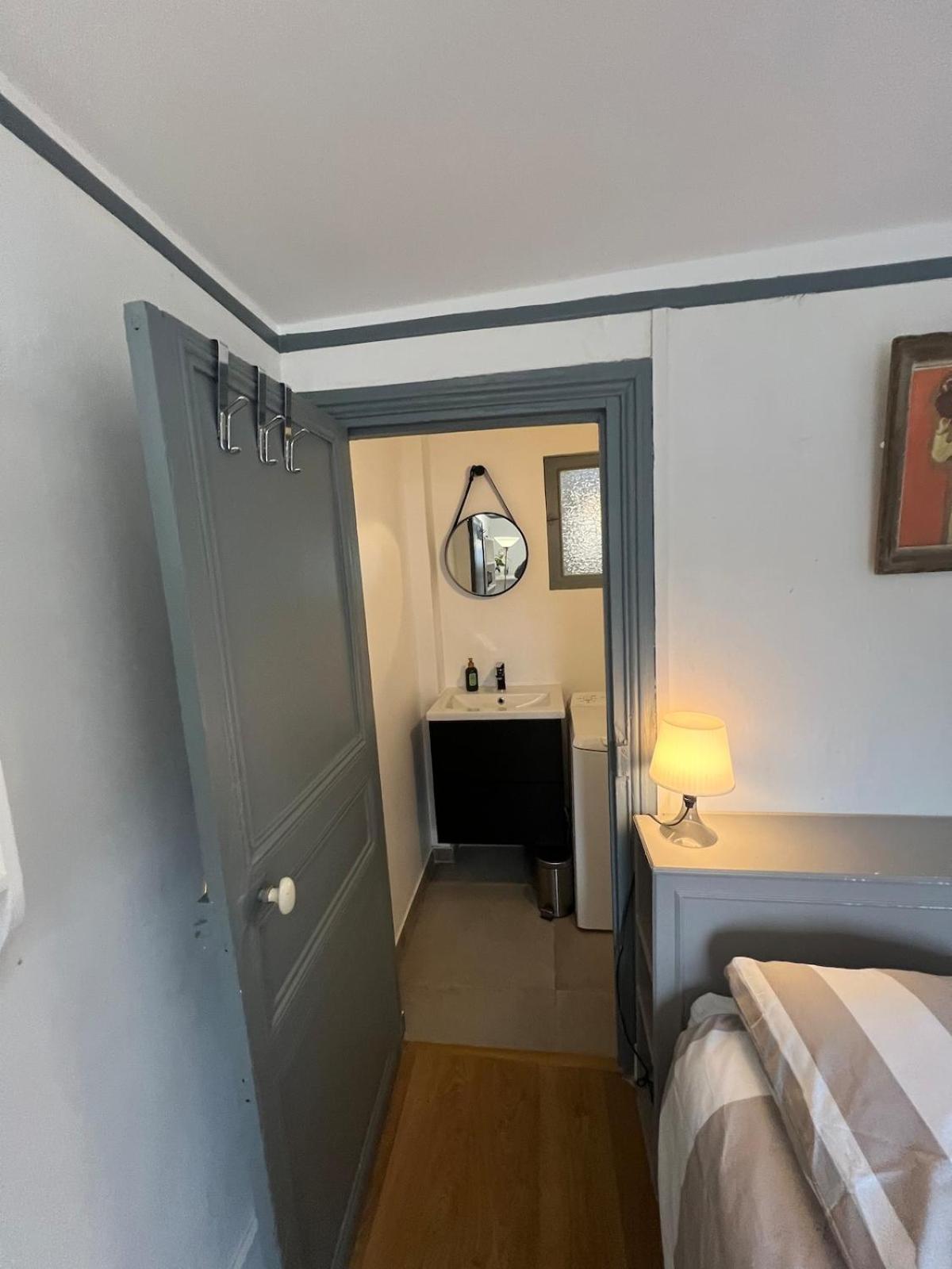 Apartment Proche Champs Elysee 8e *