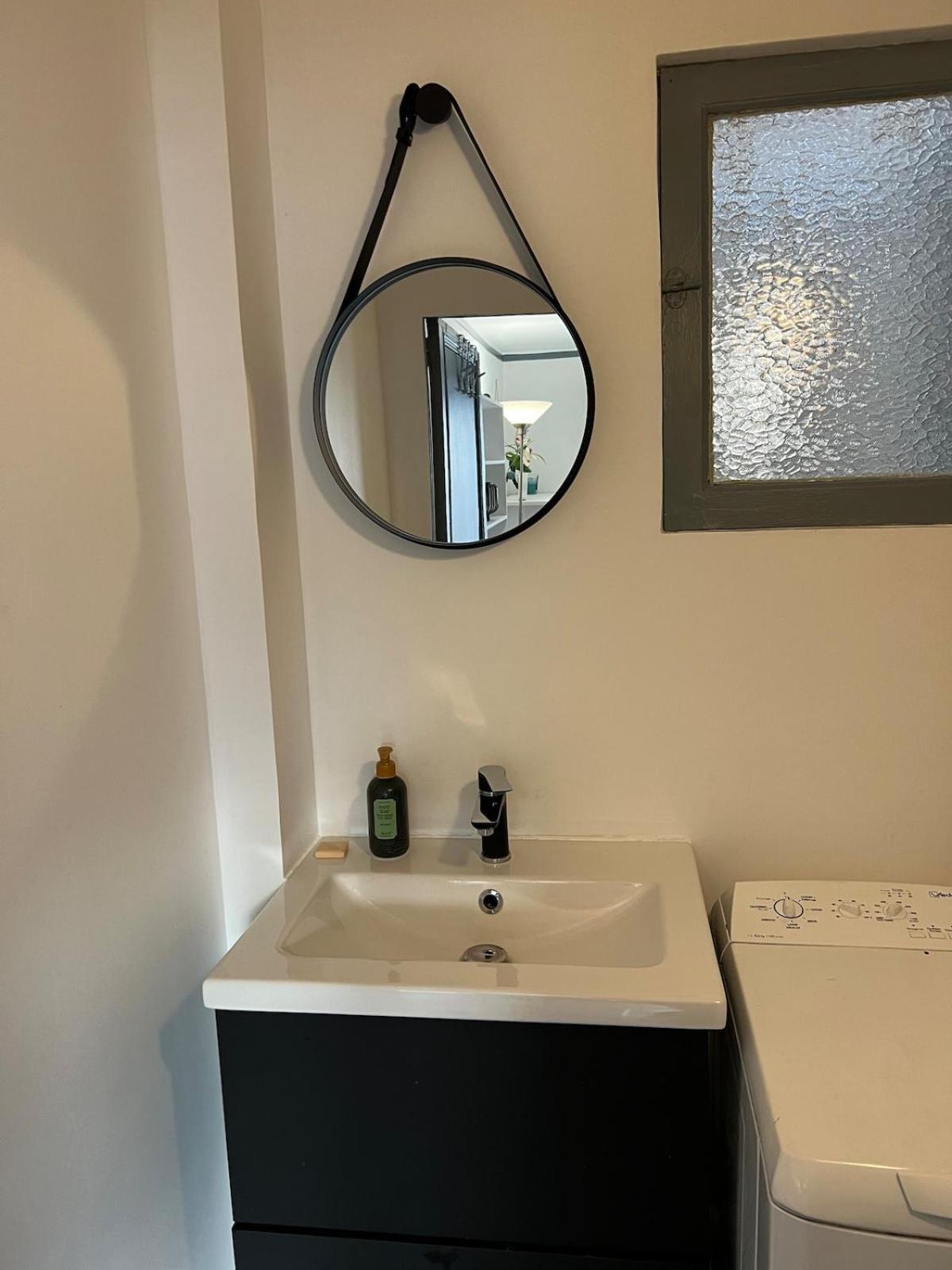 Apartment Proche Champs Elysee 8e Paris