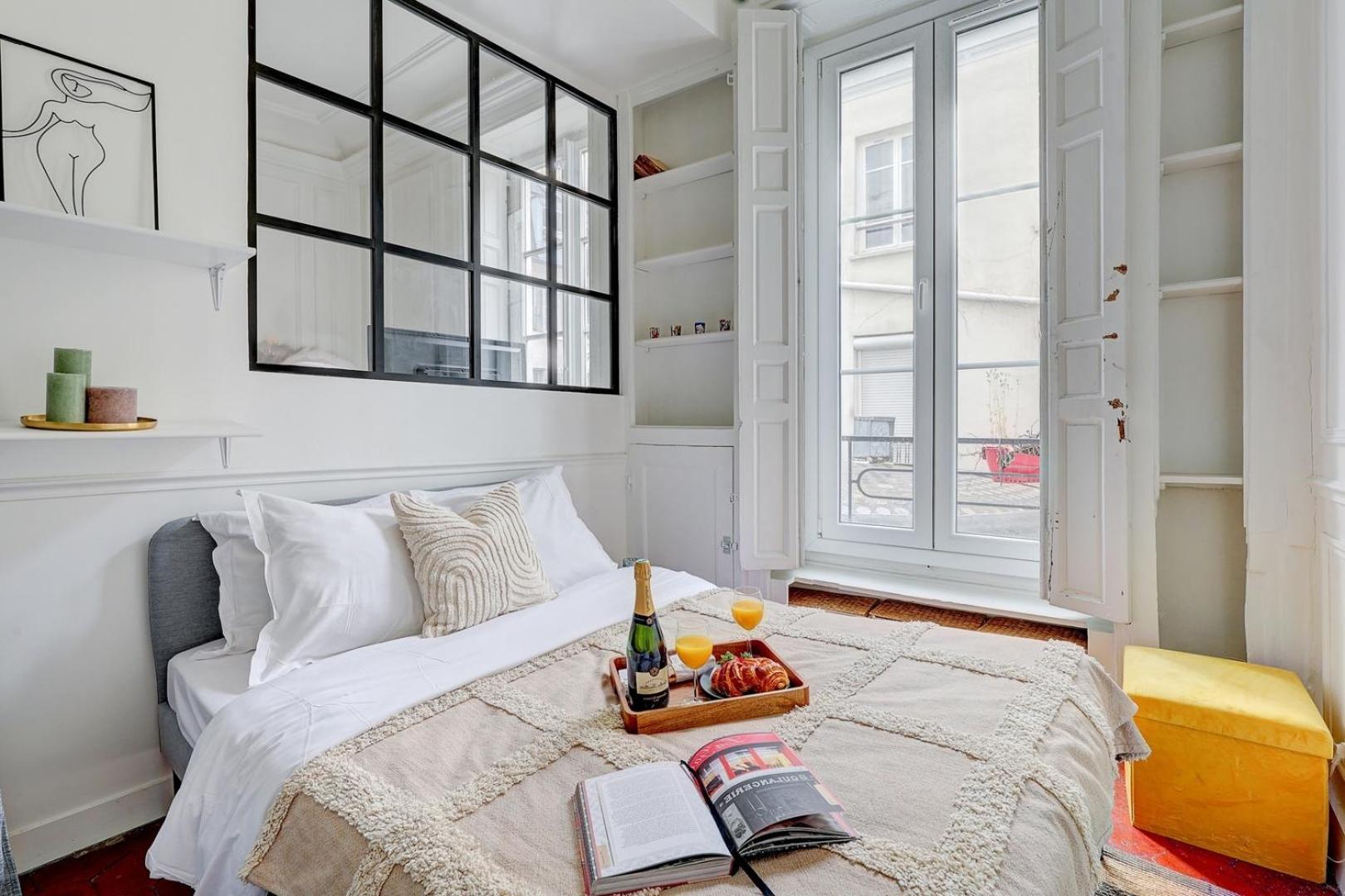 Bnbnook - Parisian Charm: 1br In Le Marais Apartment *