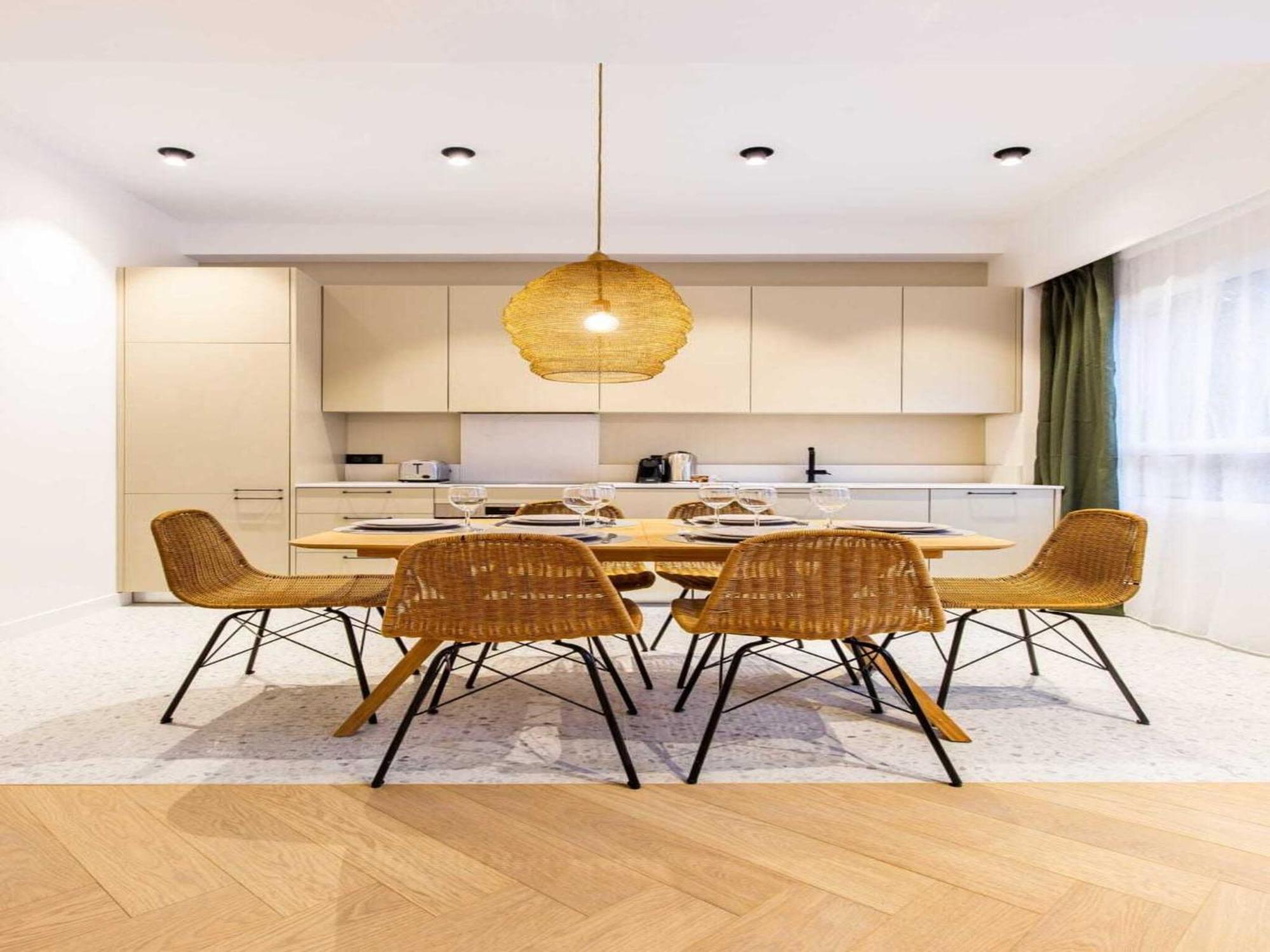 Apartment Appt Design 2br 6p - Mute - Mobility Lease *