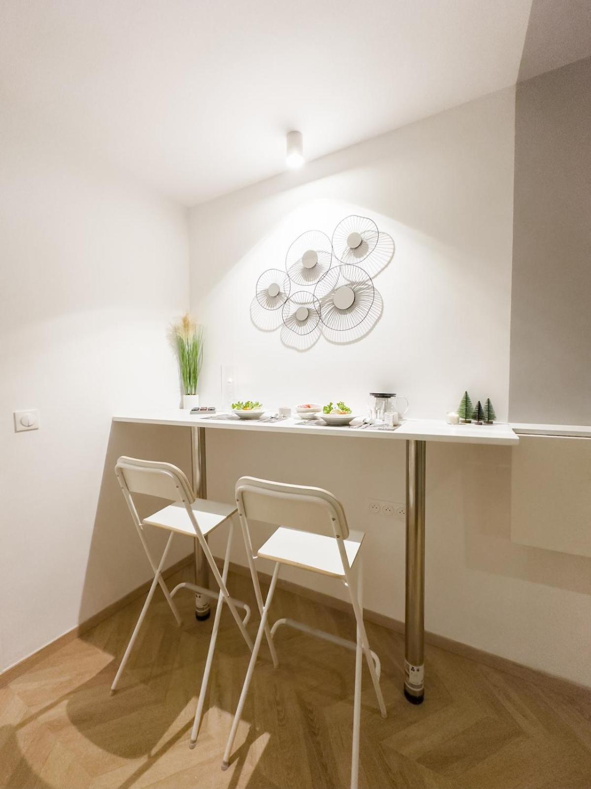 - Chic - Calm - Designed - Paris