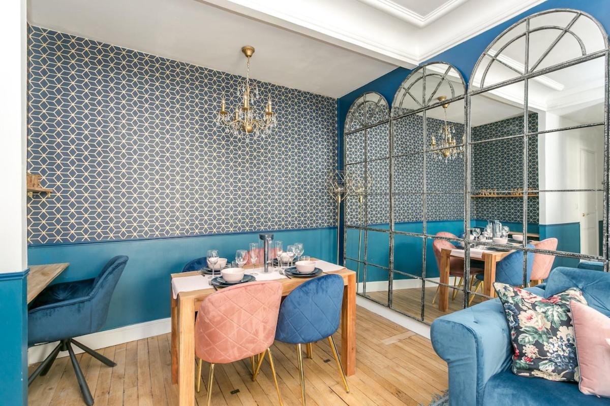 Apartment V3 Vibrant Luxurious Steps From Trocadero Paris