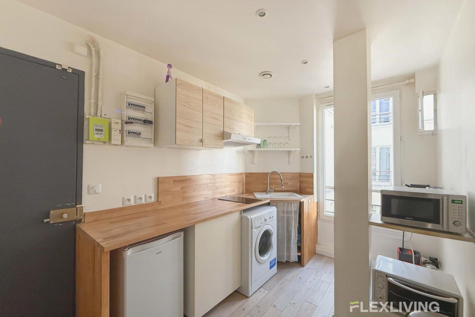 Flexliving - One-bedroom - Caplat Apartment *