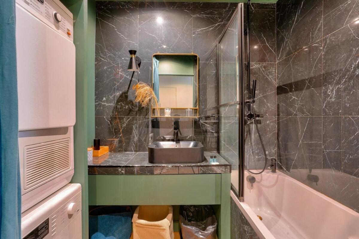 Apartment 1br Flat With Balcony Near The Eiffel Tower *