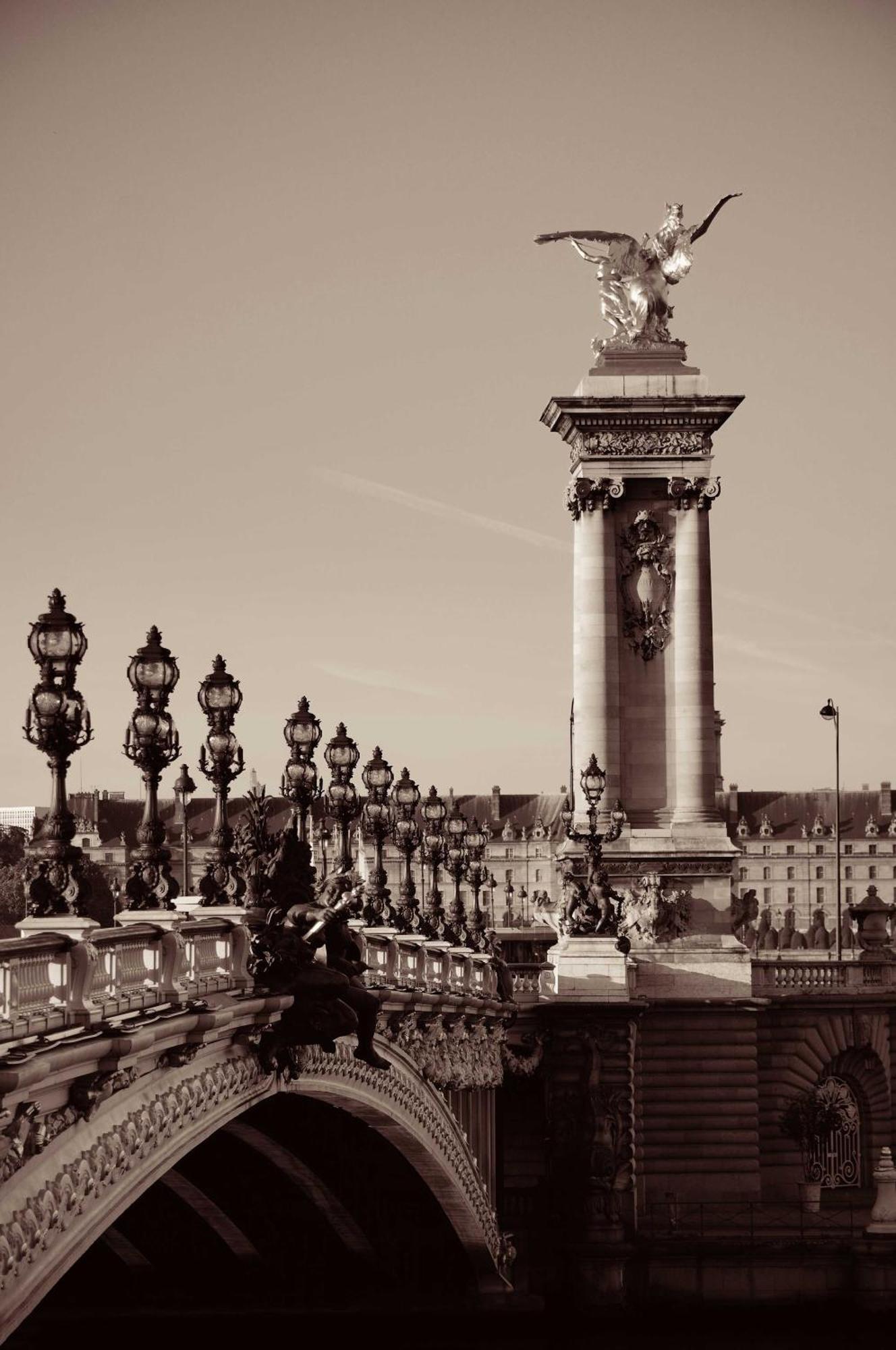2 Bedrooms Center Of Paris