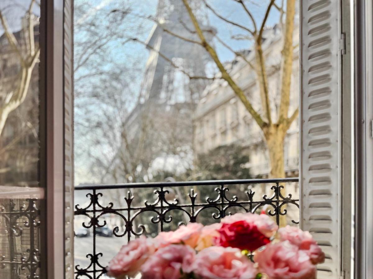 Charming French Style With Eiffel Tower View Prime Location Near Attractions Paris