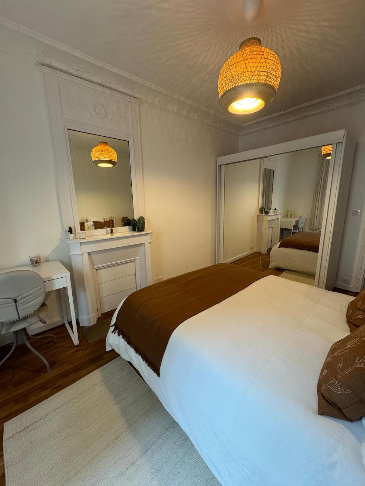 Superbe 2p Renove A Neuf, 15, Proche De Paris