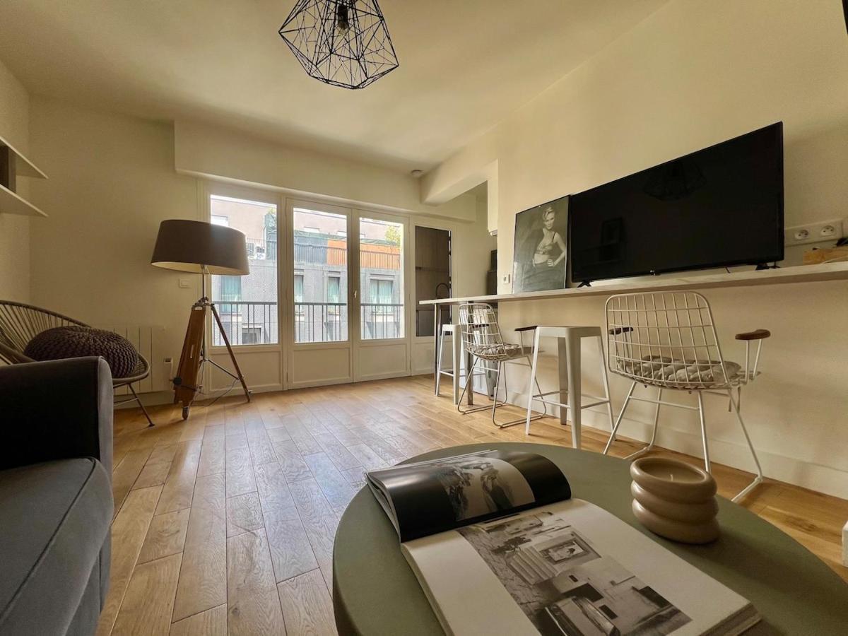 Aux Batignolles - Le Cocon Parisien - 28mb Bis Apartment