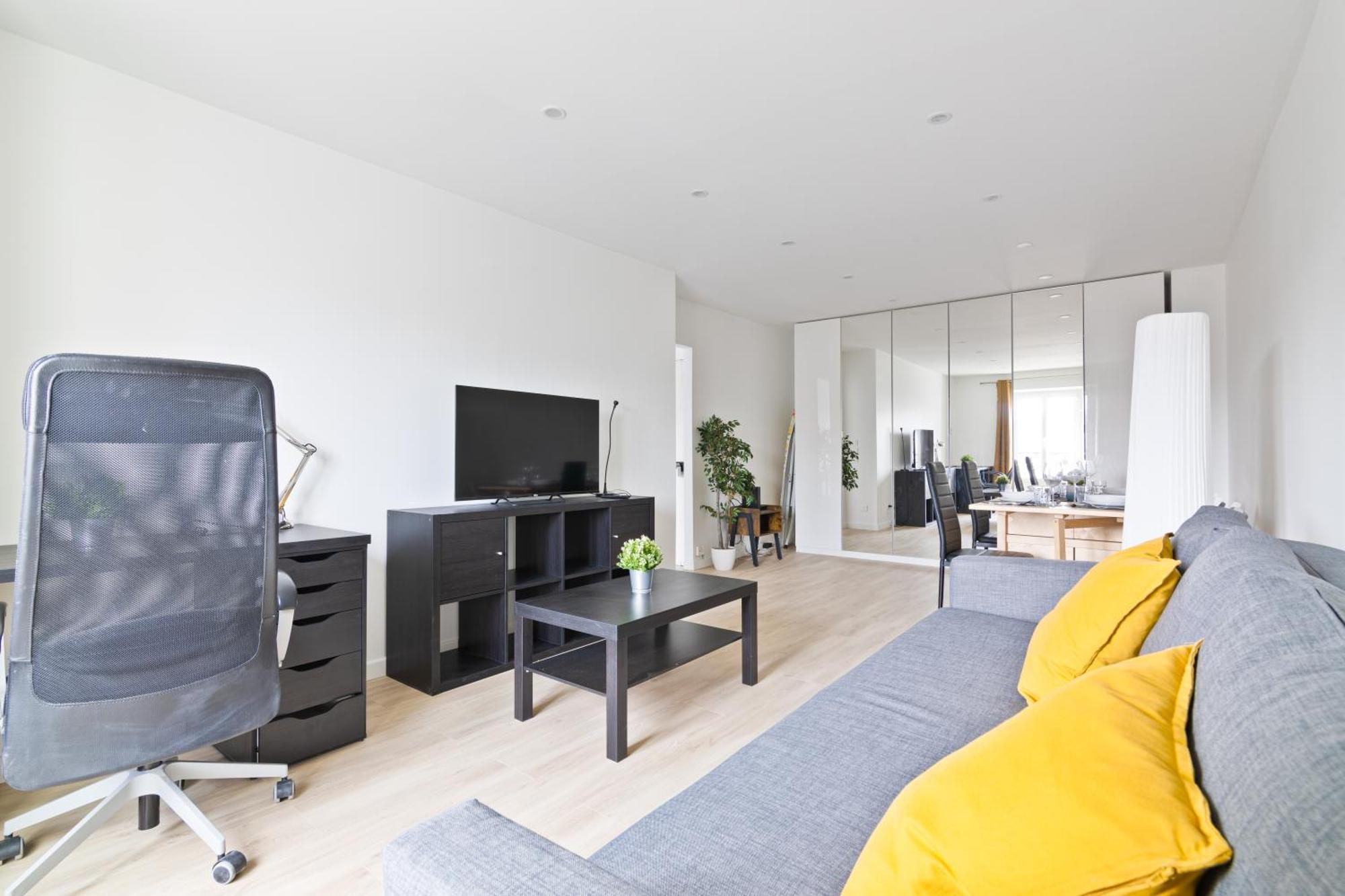 1 Bedroom Quartier Austerlitz Free Netflix Apartment