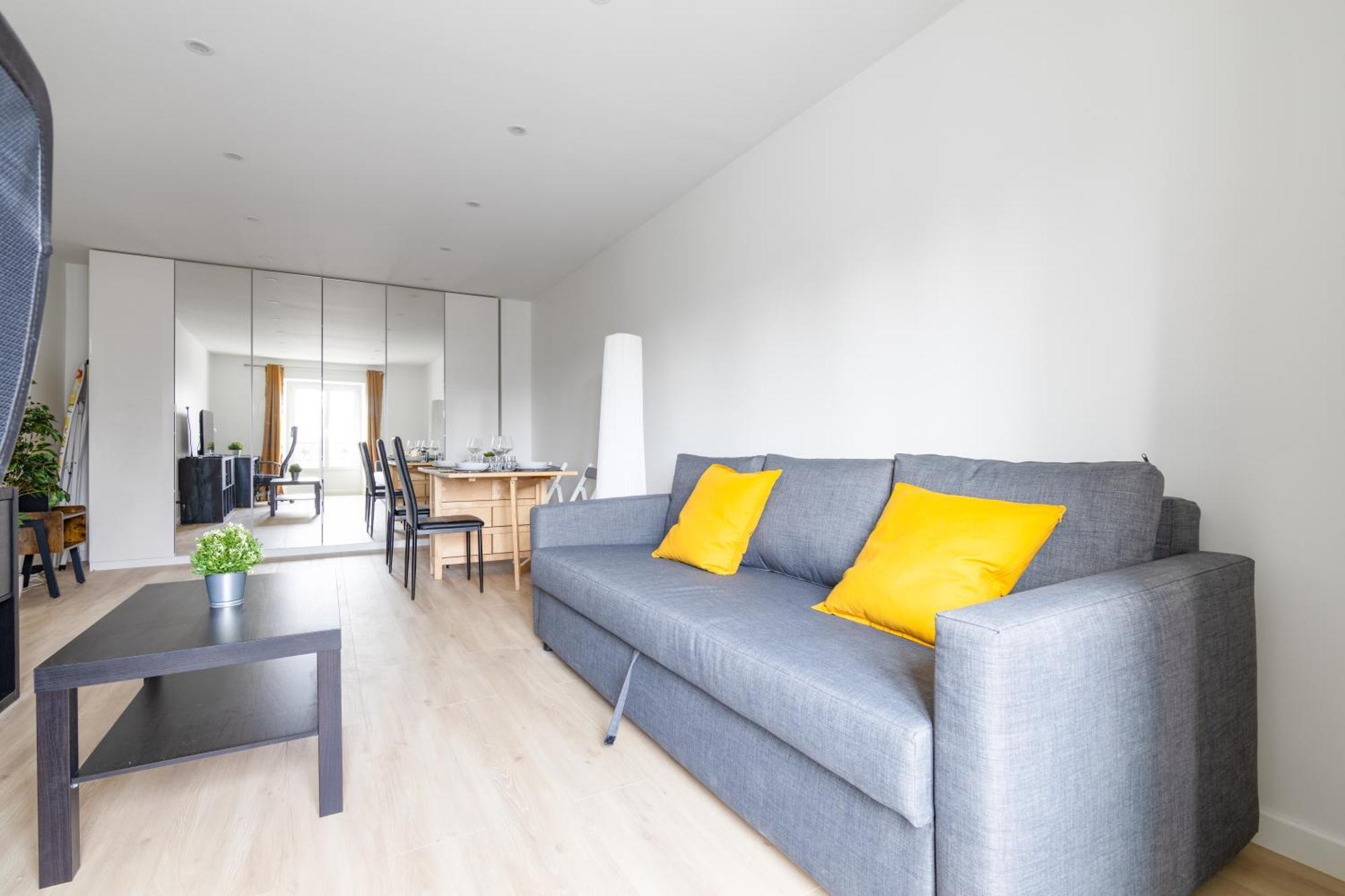 1 Bedroom Quartier Austerlitz Free Netflix Apartment