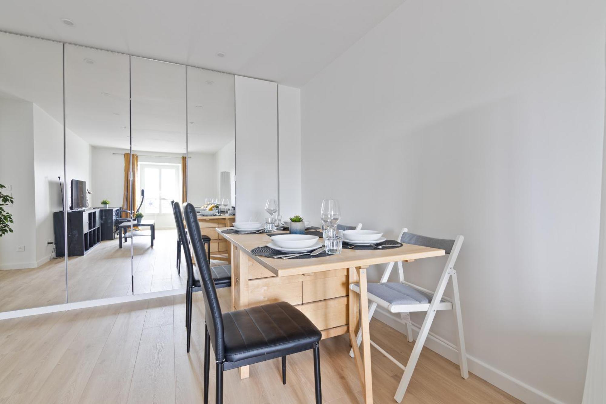 1 Bedroom Quartier Austerlitz Free Netflix
