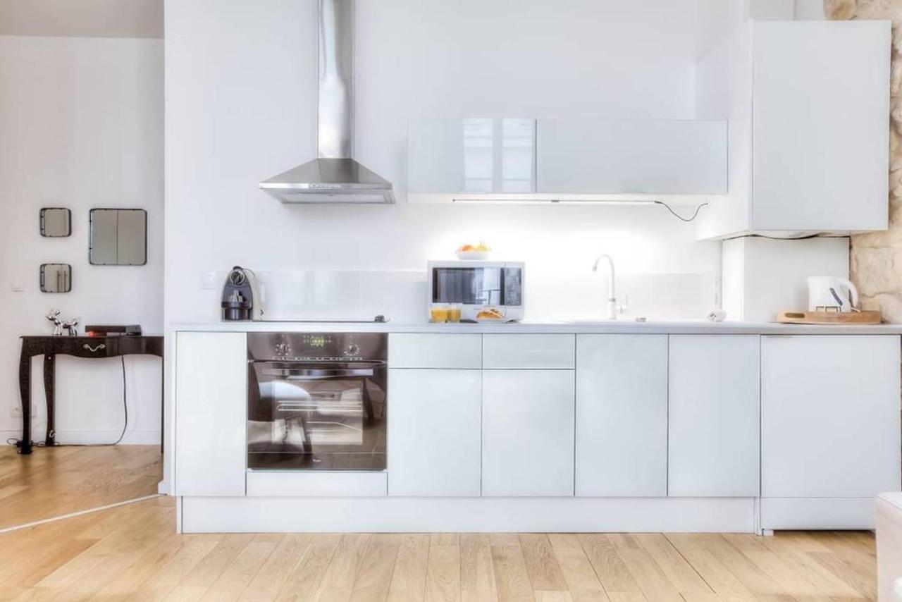 Designer Flats Louvre / Marais Apartment Paris