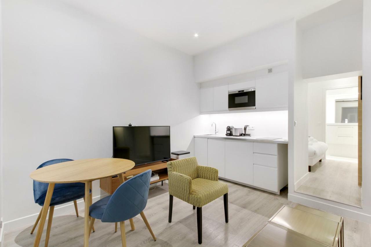 Pick A Flat's In Batignolles - Passage Cardinet Paris