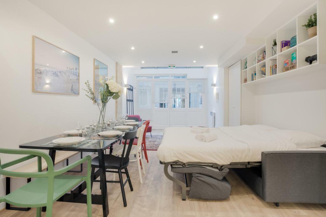 Loft Design For 8 People In Heart Of Apartment
