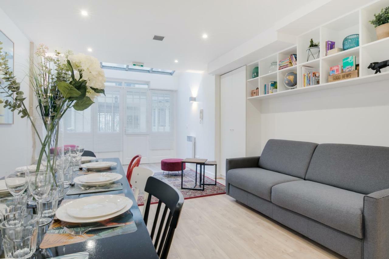 Loft Design For 8 People In Heart Of Apartment