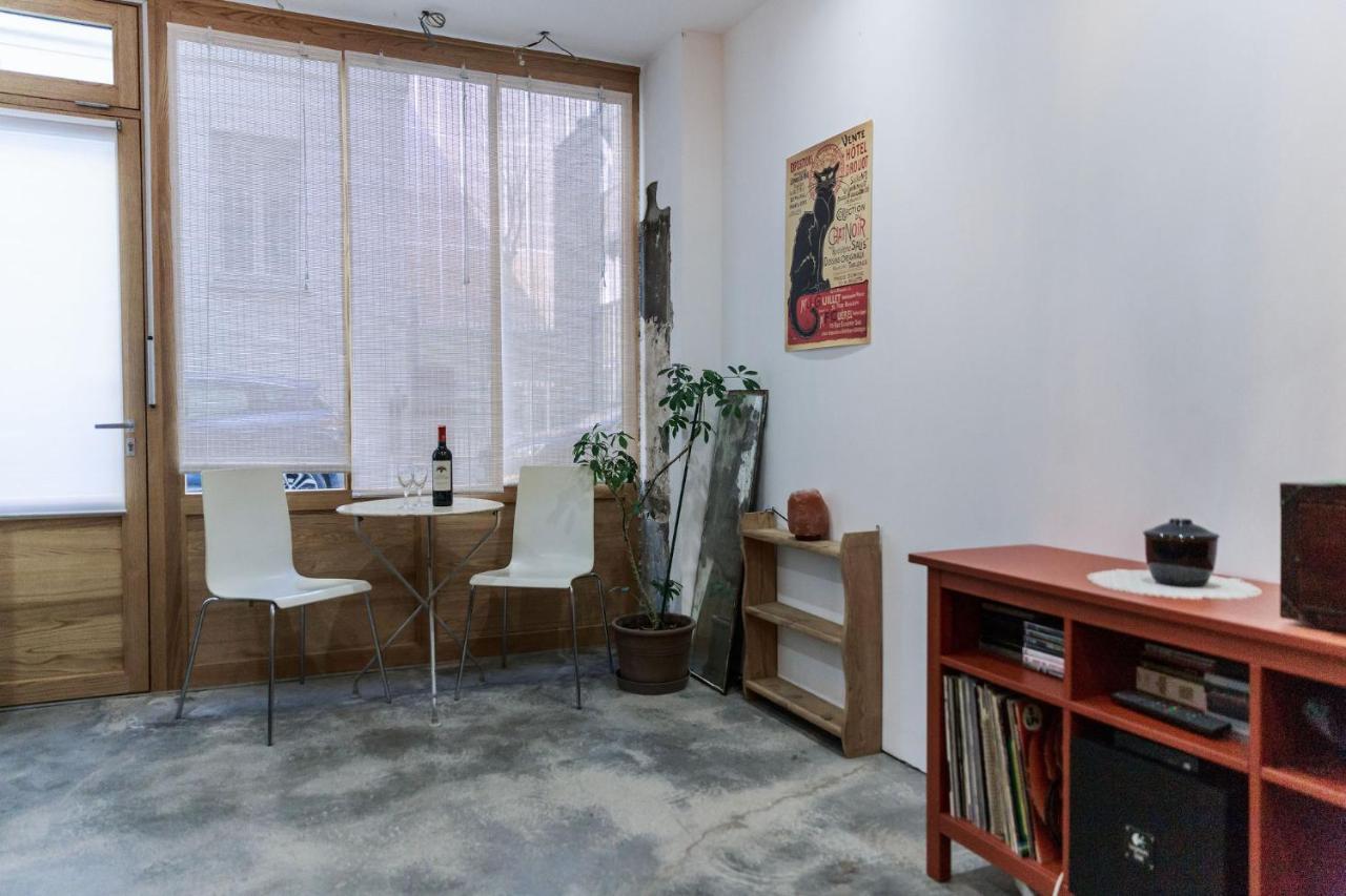 Apartment Montmartre Chagall Paris