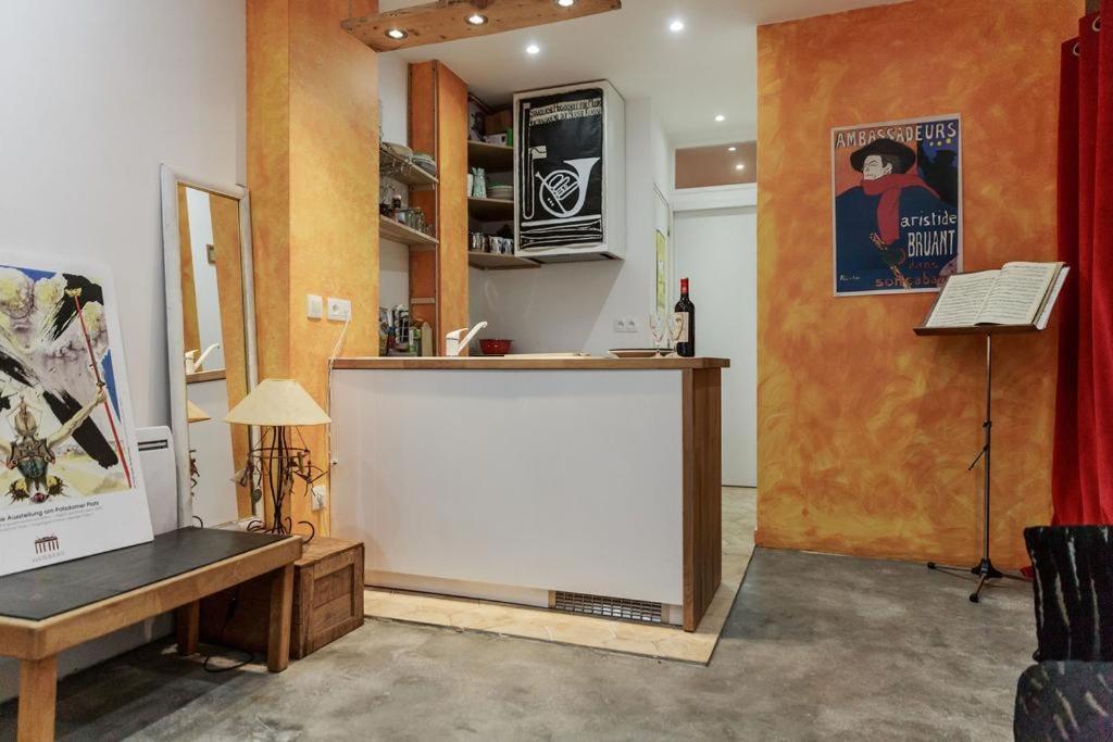 Apartment Montmartre Chagall Paris