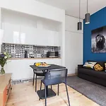 Paris center - Stylish Apt in Le Marais ideal for 4!