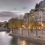 50m2 rue rambuteau/Pompidou/Marais/Hôtel de Ville