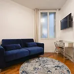 Large Flat At 2 Steps From The Eiffel Tower