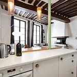 Parisian Apartment With Terrace In Saint Michel-Notre Dame