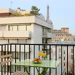 Eiffel Tower View - Private Apartment