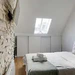 Superbe appartement rénové sur les toits de Paris avec vue sur la Tour Eiffel