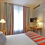 Royal Hotel Paris Champs Elysées