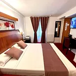 Le Nouvel Hotel Du Theatre