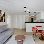 Pick A Flat\'S Apartments In Saint-Lazare - Rue De Londres