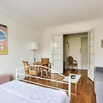 Bright Accommodation For 4 Near The Eiffel Tower