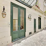 Pick A Flat\'s Apartments in Champs Elysées - Rue du Colisée