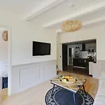 Beautiful Apartment 2Br4P - Republique Temple