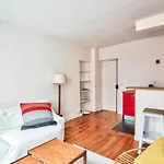 Charming Apartment For 2 People - Paris 11