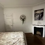 Private Room In Center Paris