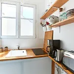 Montmartre - Abbesses City Apartment