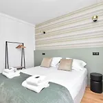 Cosy Bedroom - Tour Eiffel Champs De Mars