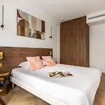 Luxurious & Central 2Bd Apart For 4