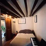 Artist\'S Loft In Paris Center