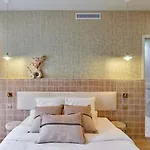 Sublime Studio Beaubourg By Studio Prestige