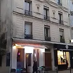 Au Pied Du Sacre Coeur