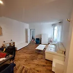 Read Well - Spare Double Bedroom In Cosy Appartment Close To Convention Center In 15Th District