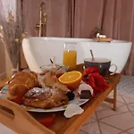 Luxury Suite Paris Republique