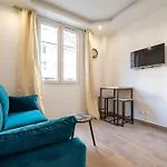 Cosy Apartment In Paris