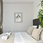 Saint Germain des Prés - Deluxe Parisian Loft - 5492