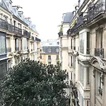 Montmartre Parisian Apartment - Full 51 M2