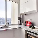 Guestready - Appartement Terrasse Vue Tour Eiffel